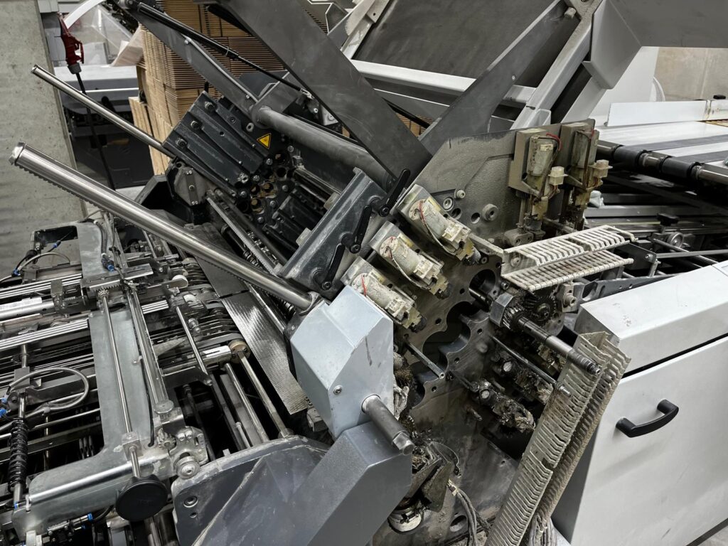 Reparatur und Instandhaltung einer Falzmaschine